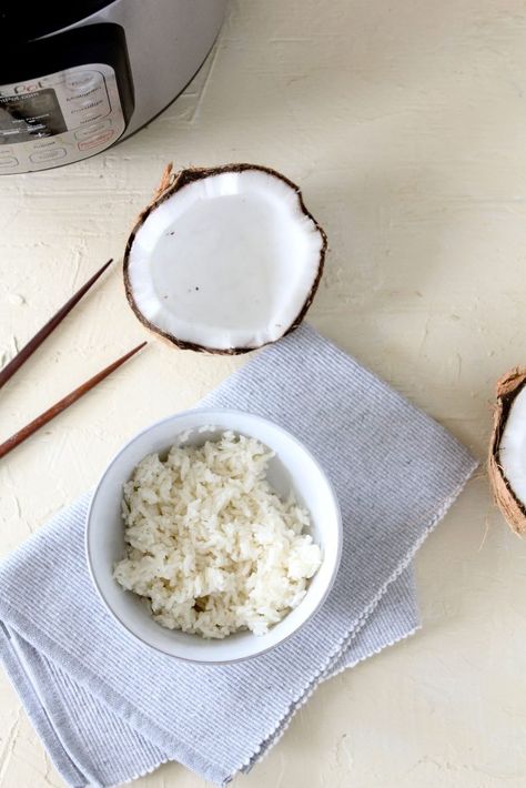 Instant Pot Coconut Rice | Want to learn how to make perfect coconut rice in an Instant Pot? This Coconut Rice recipe from The Whole Smiths will not only leave you deliciously satisfied but longing for a tropical getaway. The rice is so easy to prepare in the Instant Pot and naturally gluten-free. #side #instantpotrecipes #glutenfree Instant Pot Coconut Rice, Coconut Rice Recipe, Cauli Rice, Grain Free Diet, Asian Inspired Dishes, Gluten Free Rice, Coconut Rice, Sticky Rice, Jasmine Rice