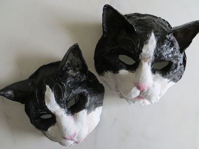 mascara de gatitos Paper Mache Masks, Paper Mache Mask, Paper Mache Animals, Plastic Bottle Art, Paper Mache Sculpture, Paper Mache Art, Paper Mache Crafts, Paper Animals, Cat Mask