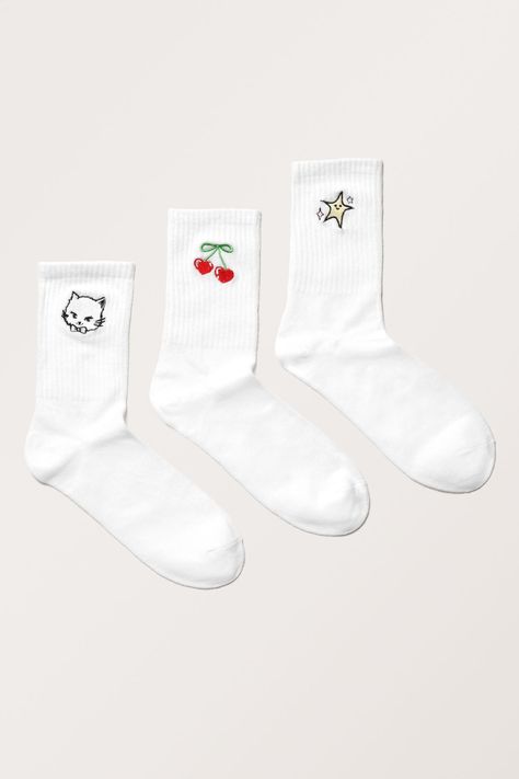 These soft crew socks are not just made in a soft ribbed texture, the shaft is also adorned with a cute embroidery. Sock Embroidery, Embroidered Socks, Diy Things, Cute Embroidery, Ribbed Texture, Sport Socks, Crew Socks, Tights, Socks