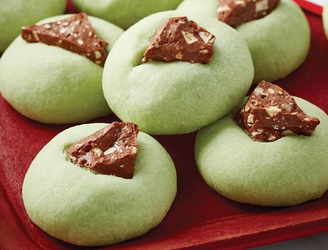 Mint Chocolate Shortbread Cookies Chocolate Shortbread Cookies Recipes, Gingerbread Man Recipe, Cherry Hand Pies, Shortbread Cookies Recipe, Baking List, Chocolate Shortbread, Chocolate Shortbread Cookies, Shortbread Cookie Recipe, Honey Almonds