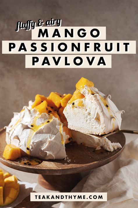 Mango Pavlova, Summer Pavlova, Passionfruit Dessert, Pavlova Toppings, Fluffy Meringue, Meringue Roulade, Mango Desserts, Xmas Cakes, Mango Passionfruit