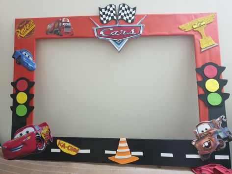 Disney Cars Photo Booth Frame, Lightning Mcqueen Party, Mcqueen Party, Cars Lightning Mcqueen, Disney Cars Birthday, Cars Theme Birthday Party, Party Photoshoot, Movie Birthday, Car Themes