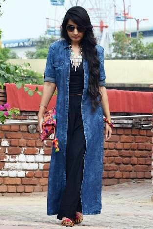 Awesome....  Long denim shrugs... Best to complement  ir casual as well as ur travel outfit Winter Shrugs Women, Shurg Dresses, Long Shrugs Outfit Jeans, Jeans Outfit Ideas For Women, Travel Outfit Winter, Denim Shrug, Black Chiffon Top, Long Shrug, Jeans Outfit Ideas