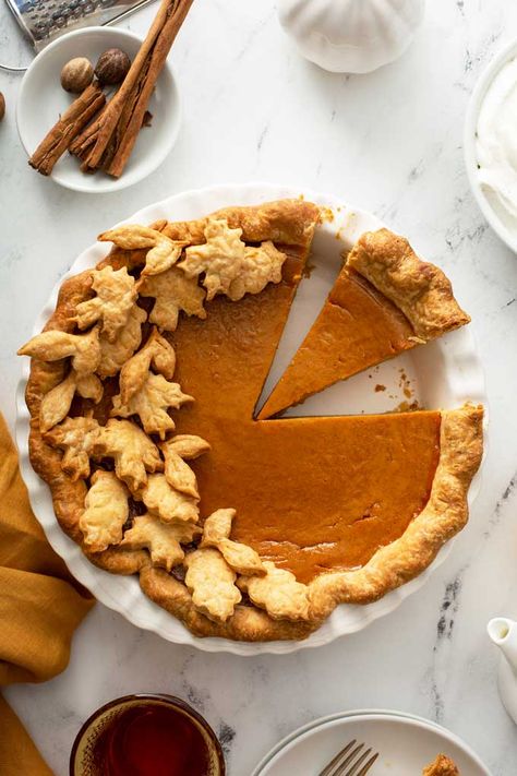 Fall Desserts Table, Frozen Pumpkin Pie, Buttery Flaky Pie Crust, Pumpkin Pie Recipe Easy, Pie Decoration, Frozen Pumpkin, Best Pumpkin Pie, Pumpkin Pie Mix, Homemade Snickers