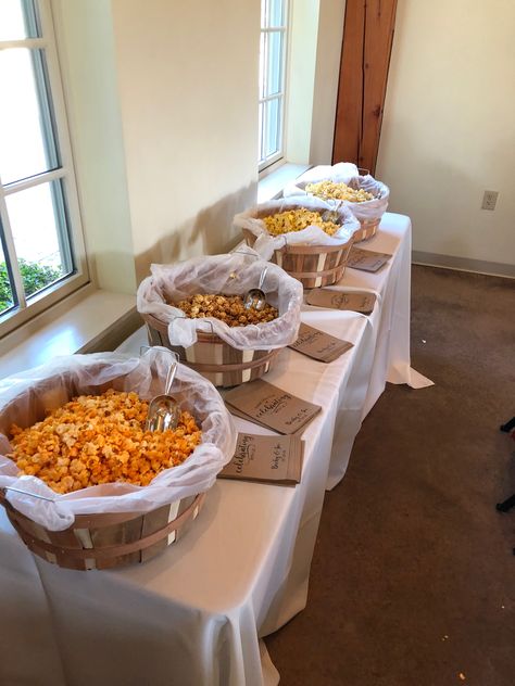 Snack Area Wedding, Snack Table Ideas Party Graduation, Table Snacks For Wedding, Rustic Popcorn Bar, Wedding Snack Bar Ideas Simple, Wedding Reception Snack Table, Popcorn Station Party, Snack Bar Wedding Receptions, Snack Station Wedding