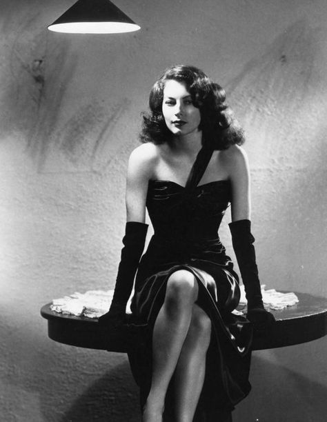 ava gardner Film Noir Photography, Kuchiki Byakuya, The Killers, Ava Gardner, Rita Hayworth, Actrices Hollywood, Hollywood Glam, Golden Age Of Hollywood, Vintage Glamour