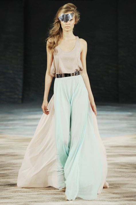 fashion Sea Foam Outfit, Colour Pop, Wildfox Couture, Long Dresses, Sea Foam, Look Fashion, Passion For Fashion, Runway Fashion, Fashion Models