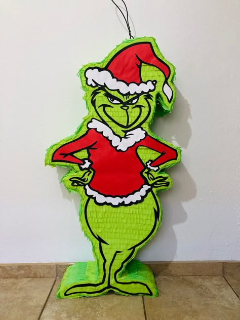 Christmas Piñatas Ideas, Grinch Pinata, Grinch Piñata, Piñata Grinch, Grinch Cups, Christmas Piñatas, Christmas Pinata, Grinch Party, Piñata Ideas