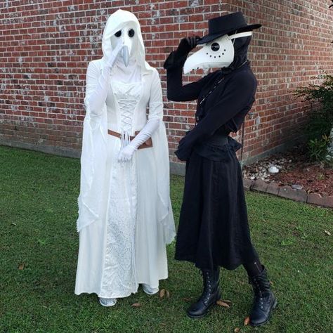 Doctor Thoughts, Creepy Outfits, Rare Outfits, 2022 Costumes, Plague Doctor Costume, Plague Doctors, Plague Mask, Doctor Costume, Doctor Outfit