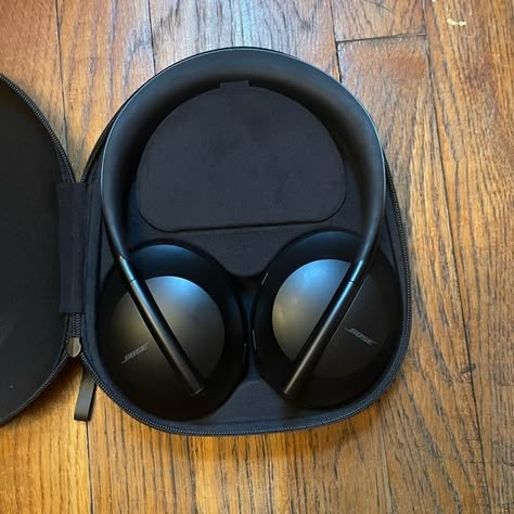 Bose Noise Cancelling Headphones 700 . Look like brand new just used 3 month Bose Noise Cancelling Headphones 700, Bose 700 Headphones Aesthetic, Bose 700 Headphones, Voice Icon, Bose Noise Cancelling Headphones, Harley Davidson Motorcycles Fatboy, Headphones Icon, Bose 700, Apple Ideas