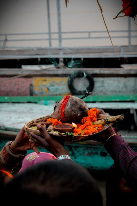 Chhath Puja Image Hd, Chhat Puja Image, Assi Ghat Varanasi, Chath Pooja Image, Varanasi Ghat, Gorgeous Bridal Makeup, Hanuman Hd, Traditional Photography, Diwali Wallpaper