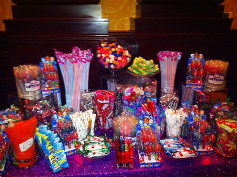 Candy Bar with lots of Flashing and Glowing Candy we did for Glow Party. Candy Buffet Party, Neon Candy, Neon Party Decorations, Glow In The Dark Party, Party Decoration Ideas, Casino Theme Party Decorations, Casino Party Foods, Casino Party Decorations, Food Candy