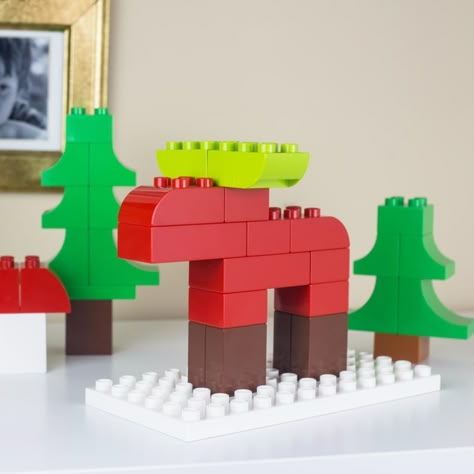 Lego Duplo Christmas Ideas, Duplo Advent Calendar, Simple Duplo Ideas, Duplo Animals To Build, Duplo Christmas, Lego Duplo Building Ideas Toddlers, Duplo Animals, Lego Duplo Animals, Duplo Ideas