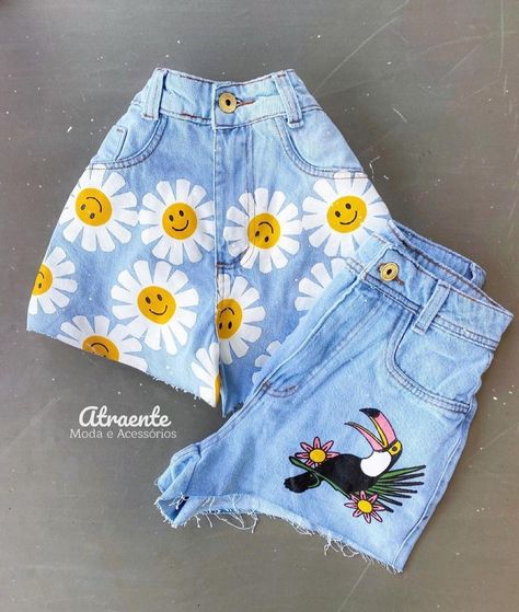 Denim Diy Clothes, Painted Shorts, Diy Denim Jacket, Denim Art, T Shirt Painting, Diy Clothes Design, Painted Jeans, Denim Diy, Painted Denim