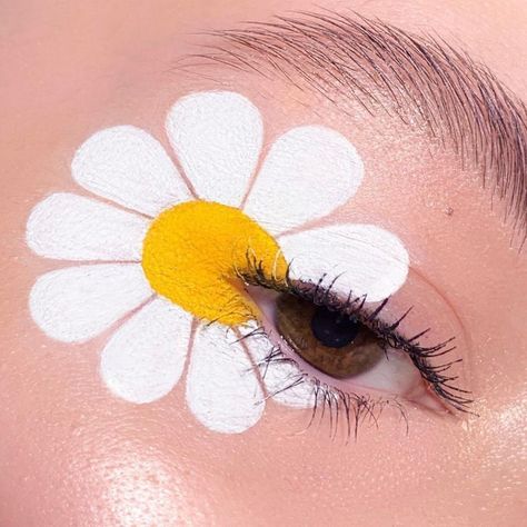 POPPY CHAIN (@poppychaindesigns) posted on Instagram: “🌼👁 via @polinavazhenina” • Apr 15, 2021 at 1:52pm UTC Daisy Costume Flower, Flower Draw, Daisy Costume, Coachella Looks, Hippie Halloween, Flower Makeup, Eye Sketch, Graphic Eyeliner, Eye Makeup Pictures