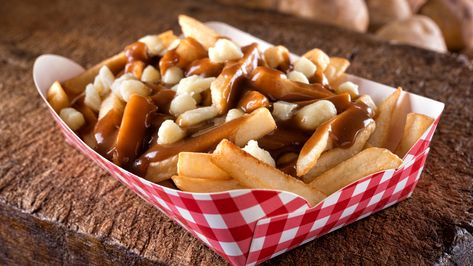 Ballpark Food, Poutine Fries, Poutine Recipe, Canadian Dishes, Canadian Cuisine, Delivery Food, Canadian Food, Cheese Fries, Poutine