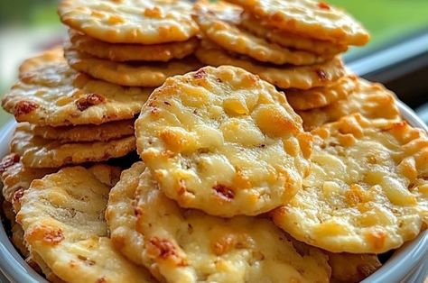 Southern Cheese Crackers Snacks Homemade, Cheese Cracker Recipe, Cracker Flavors, Bake Sale Treats, Butter Alternative, Homemade Crackers, Appetizers Easy Finger Food, Cracker Recipes, Homemade Snacks