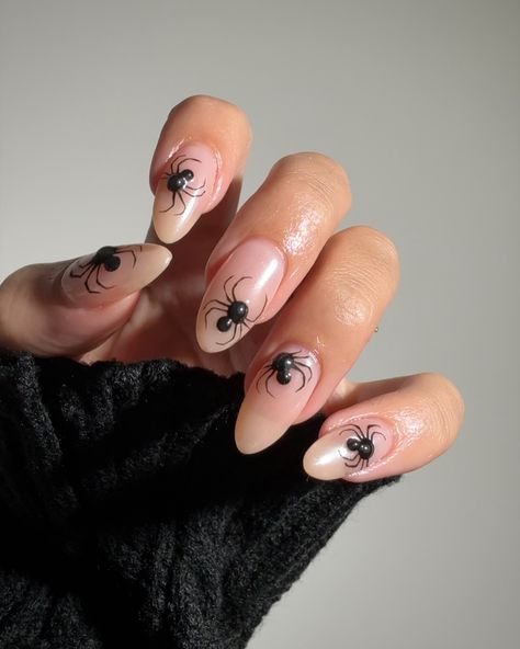 It’s officially spooky season 🕷️👻🎃 #HappyOctober • @gelcare.official Nude BB Creme Patent Leather Black ——— @elennailedit Light Glaze Chrome Powder ——— Rhinestone Glue linked on my Amazon Storefront • • • #nailinspo #naturalnails #smallbusiness #almondnails #coffinnails #squarenails #roundnails #nailartist #nailtech #nails #nailart #cutenails #longnails #nailtutorial #nailtutorials #nailarttutorial #nailvideo #nailvideos #fallnails #halloween #halloweennails #spooky #spookyseason #spiders... Halloween Nails Spiders, Spider Design Nails, Spider Web Nails Short, Spider Gel Nail Art, Spider Nails, Milky Nails, Chrome Powder, Round Nails, Spider Woman