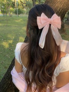 Cute Bows For Hair, Pink Bow In Hair, Hair Accessories Aesthetic, Bow For Hair, Pink Bow Hair, Bow In Hair, Coquette Gyaru, Hair Clip Bow, Girly Hairstyles