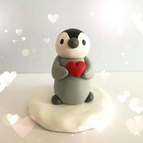 Pingu Clay, Penguin Clay Art, Polymer Clay Penguin, Clay Penguin, Penguin Pictures, Gifts To Make, Clay Diy Projects, Clay Crafts Air Dry, Clay Baby