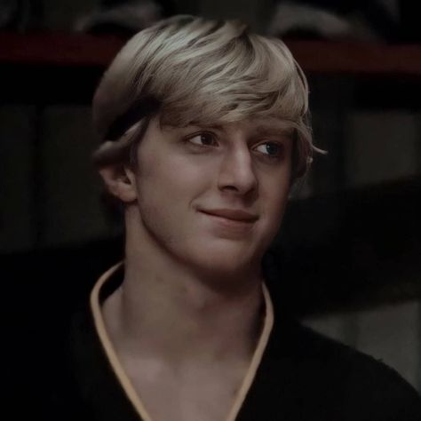 Johnny Lawrence, Karate Kid, Karate, Books Wattpad, Wattpad, Blonde, Books, Hair, Black