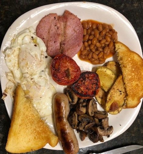 Ulster Fry (It’s an Irish thing) – Dan's Food Blog English Breakfast Sausage, Ulster Fry, Irish Bacon, Easy Toast, Irish Breakfast, Her Pictures, Skillet Potatoes, Black Pudding, Canadian Bacon