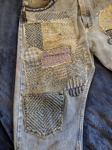 Sashiko Boro Patches, Boro Sashiko Jeans, Japanese Mending Sashiko, Sashiko Jeans Repair, Sashiko Mending Jeans, Jeans Mending, Boro Jeans, Visible Mending Jeans, Sashiko Jeans