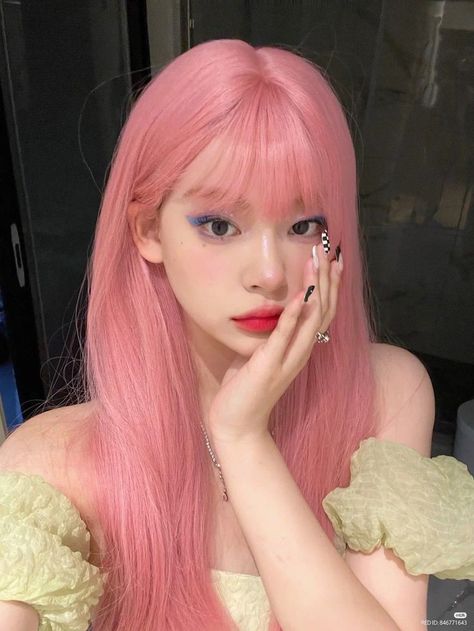 Korean Hair Color, Girl With Pink Hair, Pretty Hair Color, Hair Color For Women, Hair Color Pink, Dye My Hair, Hair Dye Colors, Hair Inspiration Color, Hair Inspo Color