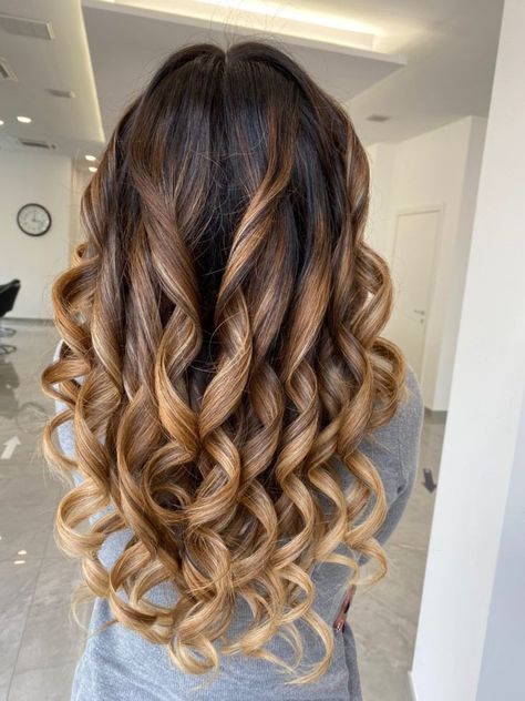 Tight Curls Short Hair, Tight Curls For Long Hair, Big Curls For Long Hair, Curls Ideas, Hombre Hair, Hairstyles With Curled Hair, Black Hair Curls, Curled Hairstyles For Medium Hair, Brown Hair Looks