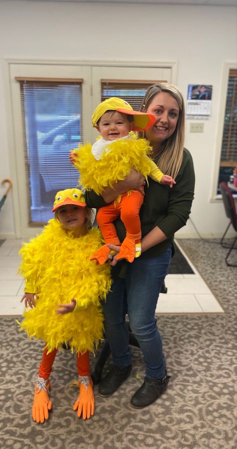 #DuckHalloween #DIY #Quack #Easy #SoCute Duck Costume, Duck Costumes, Baby & Toddler Food, Toddler Food, Halloween 2024, Women Diy, Toddler Meals, Emma Stone, Diy Costumes