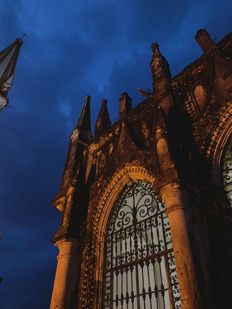 Mexican Royalty Aesthetic, Southwestern Gothic Aesthetic, Mexican Cemetery, Mexican Gothic Aesthetic, Gothic Mexican, Regional Gothic, Latino Aesthetic, Mexican Gothic, Novel Romance