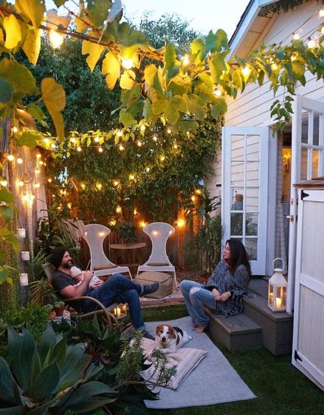 6 Ways to Turn Your Patio Into a Comfortable After-Dark Alcove Small Covered Patio, Design Per Patio, Online Landscape Design, Backyard Ideas For Small Yards, Side Yard Landscaping, Areas Verdes, Garden Wallpaper, Rooms Ideas, Small Backyard Patio