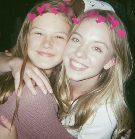 Sydney Sweeney & Peyton Kennedy Everything Sucks, But Im A Cheerleader, Casting Pics, Sydney Sweeney, Tv Couples, Movie Couples, Aesthetic People, Short Film, Celebrity Crush