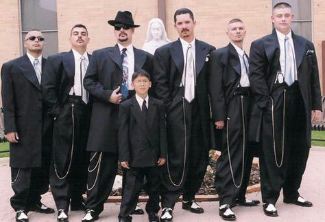 zoot suit wedding...I will always always luv this style...fck what ppl think. Zoot Suit Wedding, Pachuco Style, Gangster Wedding, Old School Wedding, Wedding Day Outfit, Estilo Cholo, Cholo Style, Chicana Style, Zoot Suit