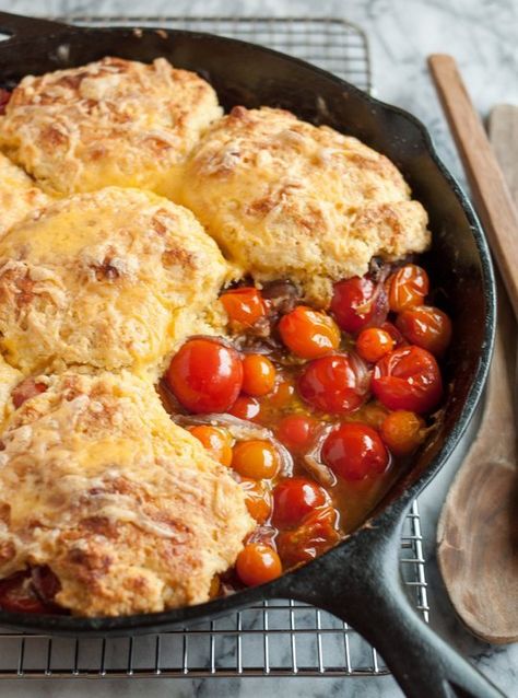 Tomato Cobbler Tomato Cobbler, Vegetarian Entree, Recipe Tomato, Iron Skillet Recipes, Cheddar Biscuits, Cast Iron Skillet Recipes, Savory Food, Meatless Dinner, Dinners To Make