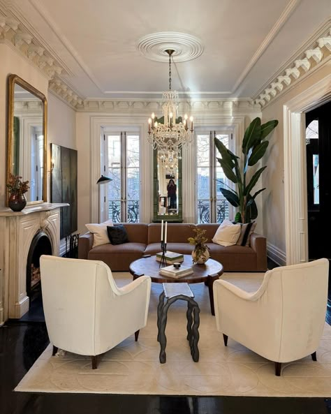 Tanmaya Godbole | New York City | So many of you loved seeing inside this stunning historic brownstone and most of you wanted to see more details. Sharing these pics in the… | Instagram Nyc Brownstone Interior Living Room, London Townhouse Living Room, Seating Arrangements Living Room, Aesthetic Townhouse, Nyc Townhouse Interior, French Sitting Room, Paris Dining Room, Future Moodboard, Bespoke Living Room