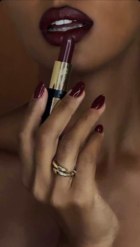 Glossy Lips Aesthetic, Neutral Nails Fall, Black Hair Black Eyes, Red Glossy Lips, Dark Red Lipstick, Powerful Feminine, Fall Thanksgiving Nails, Deep Red Nails, Lipstick Dark Red