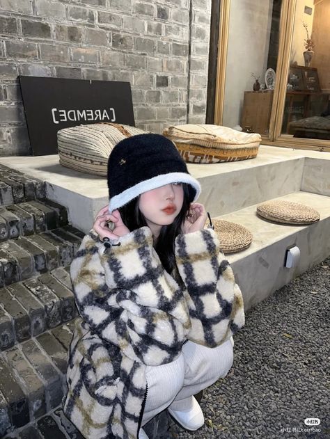 Bonette Hat Outfit, Y2k Mcbling Aesthetic, Kpop Hat, Kang Saebyeok, Korean Icons, Everyday Dresses Casual, Pretty Dresses Casual, China Trip, Fall Outfits Inspiration