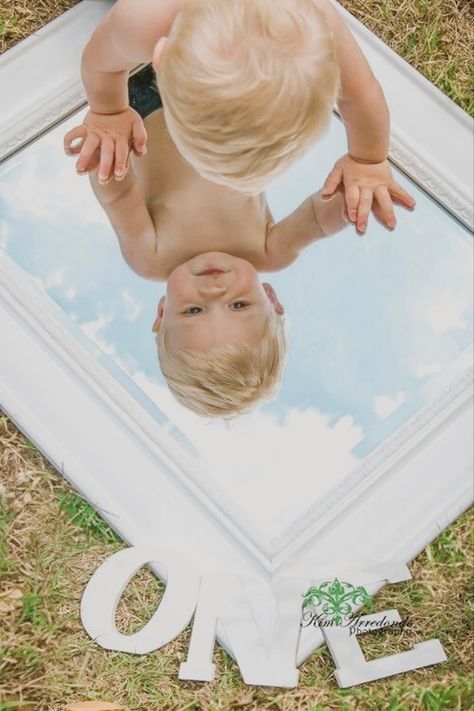 Hipster Party, First Birthday Photoshoot, Baby Birthday Photoshoot, 1 Year Baby, Boy Photo Shoot, 1st Birthday Pictures, Baby Photoshoot Ideas, First Birthday Pictures, 1st Birthday Photoshoot