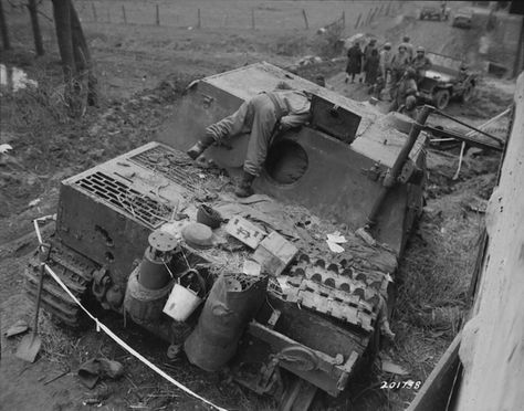 new03 Damaged Tanks, Panzer Tank, Germany 1945, Ww2 Vehicles, Wwii Vehicles, Ww2 Germany, Armored Cars, Armored Car, Battle Damage