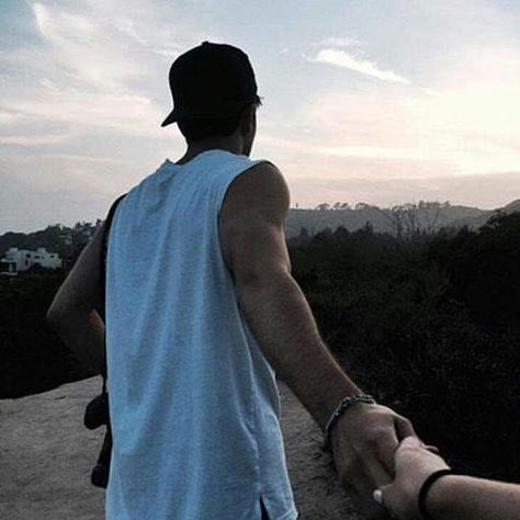 Jessica Conte, Jess Conte, Relationship Goals Tumblr, Tumblr Relationship, Hiking Pictures, Aesthetic Couple, Goals Pictures, Boyfriend Goals, Relationship Goals Pictures