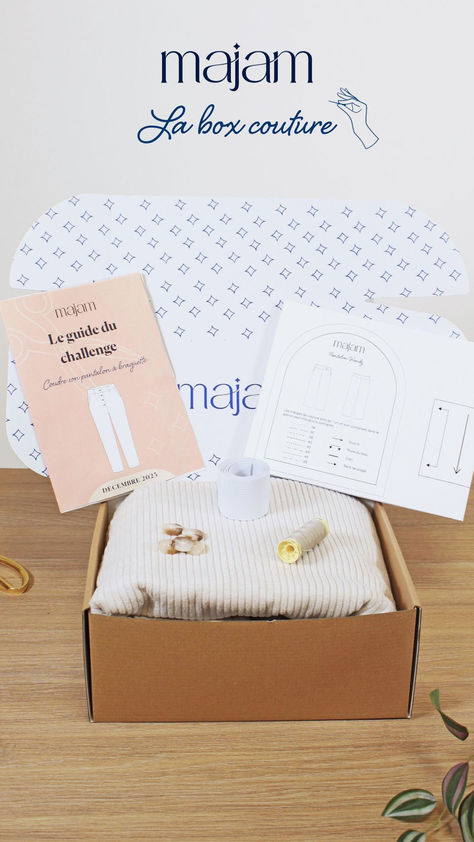 Chaque box c’est un projet à coudre pour libérer votre créativité et vous faire rayonner ! Chaque box contient : - un patron de couture inédit du 34 au 48 - un coupon de tissu de qualité - le fil et la mercerie assortis - un magazine ou un guide rempli de conseils poru réussir à coup sûr la couture de votre vêtement ! 🤩 Plusieurs formules sont disponibles en fonction de votre niveau et de vos envies, rendez-vous sur le site. Magazine, Couture