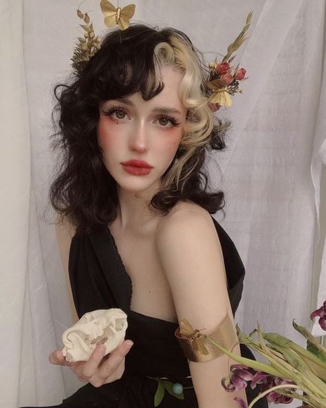 Mckenna Kaelin Suman, Persephone Makeup, Aphrodite Makeup, Child Of Hades, Greek Goddess Makeup, Persephone Costume, Mckenna Kaelin, Hades Aesthetic, Force Feeding