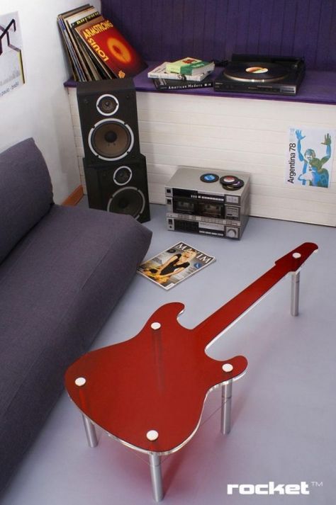 Guitar coffee table #art Rock And Roll Room, Casa Rock, Music Themed Bedroom, Music Furniture, Music Bedroom, Music Room Decor, Deco Studio, Funky Home Decor, Music Decor