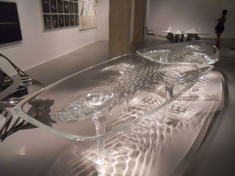 Glass table made to look like flowing water Welcome To My House, Table Haute, Zaha Hadid, Water Glass, Glass Top Table, Glass Art Sculpture, Glass Table, My Dream Home, Design Inspo