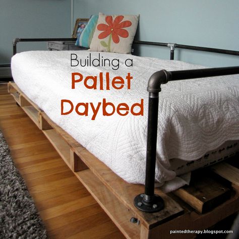 Build a cozy daybed from pallets. Daybed Bedroom, Pallet Daybed, Diy Daybed, Pallet Creations, Pipe Furniture, Pallet Crafts, Day Bed, Pallet Ideas, Diy Pallet Projects