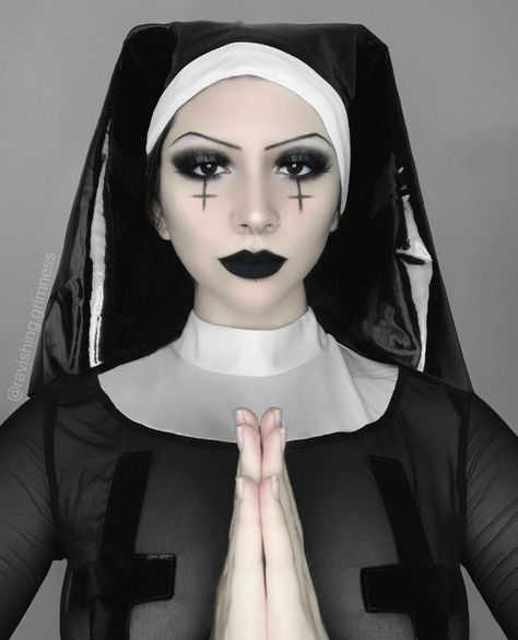 Gothic Nun, Nun Halloween, Women Church, Face Painting Halloween, My Images, Makeup Tips, Face Paint, Halloween Face Makeup, Hair Makeup