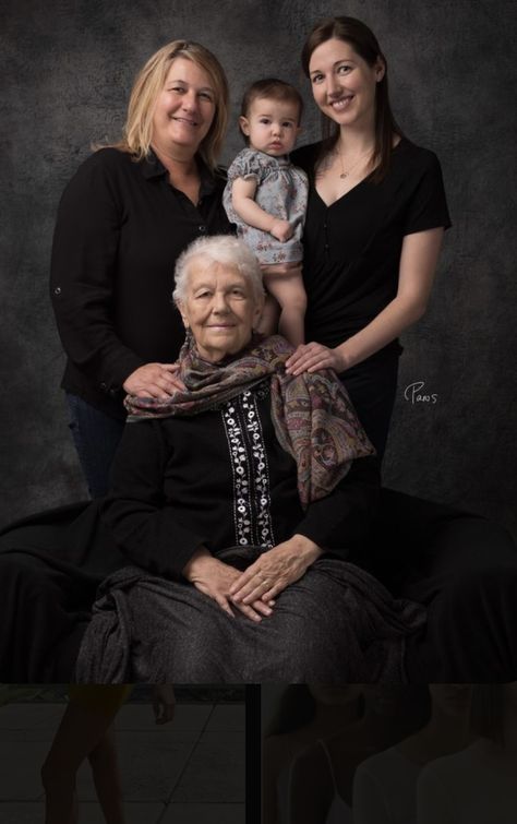 Mother Grandmother Daughter Photo Ideas, 4 Generations Photo Ideas Mothers, Four Generation Picture Ideas, Grandma And Grandkids Poses, Generational Portrait, Grandmother Granddaughter Photography, Multi Generation Family Pictures, Generations Photoshoot, Generational Photoshoot