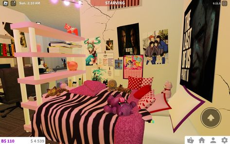 Y2k Bloxburg Room Ideas, Bloxburg Bedroom Ideas Y2k, 2000s Bloxburg Poster Codes, Zaibatsu Roblox Apartment, Bloxburg 2000s Room, Maximalist Bloxburg House, Y2k Bedroom Bloxburg, 2000s Bloxburg House, Gyaru Bloxburg House