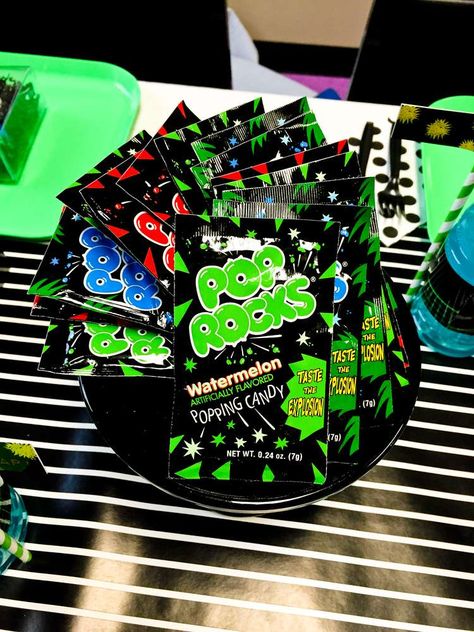 An Awesome Laser Tag Party | CatchMyParty.com Video Game Birthday Party Ideas, Game Birthday Party Ideas, Xbox Birthday Party, Alien Birthday Party, Video Game Birthday Party, Game Birthday Party, Laser Tag Birthday Party, Laser Tag Party, Alien Party